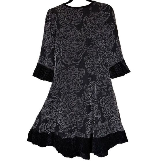 Komarov Black and Gray Velvet Flocked Wrap Dress Size L - Picture 3 of 16